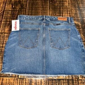 NWT Wrangler Denim Mini Skirt size 10/30